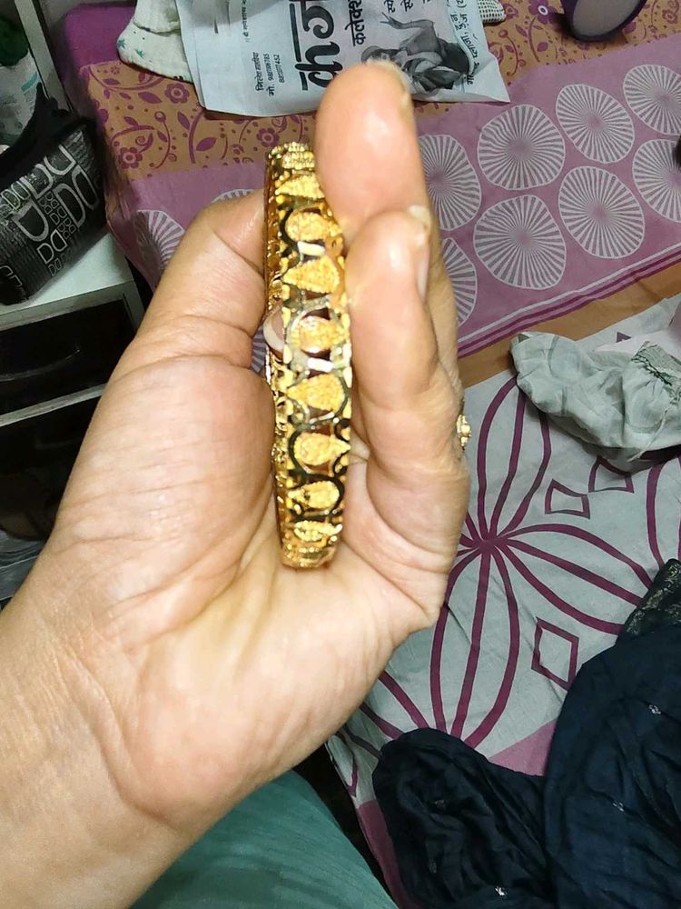 1 karat Gold Bangle
