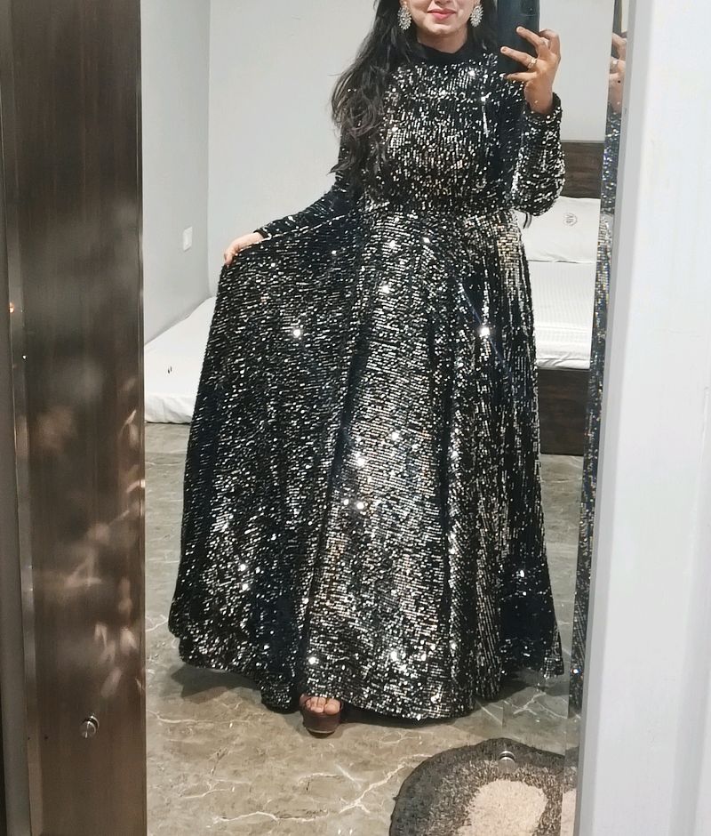 5 Mtr Flair Heavy Gown With Floor Touch Length