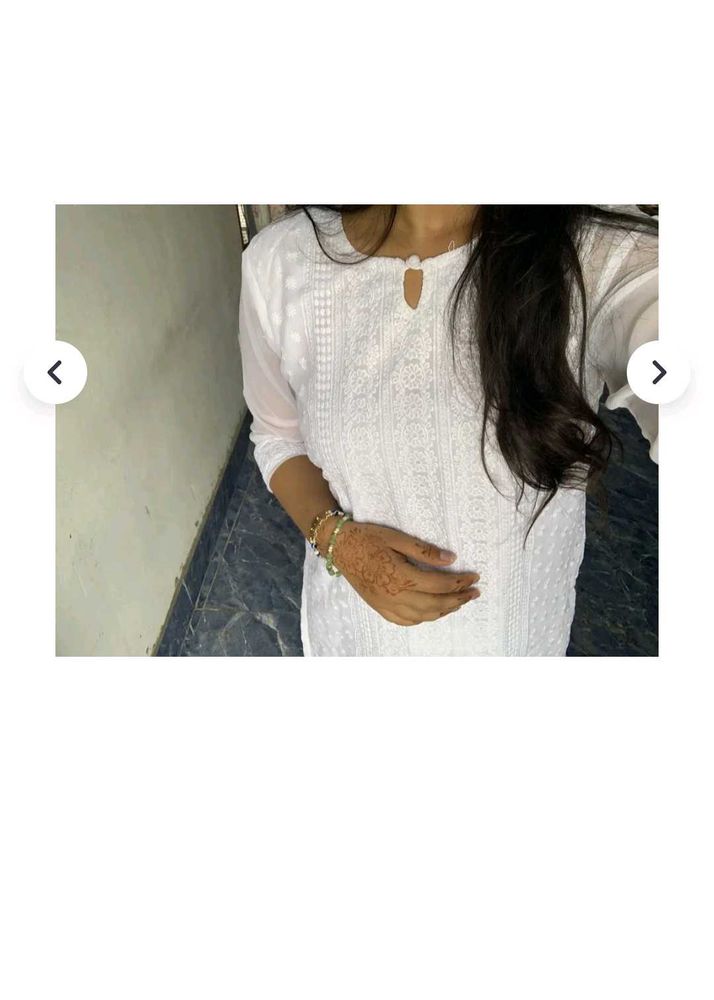 Elegant White Chikankari Kurta with free jhumka