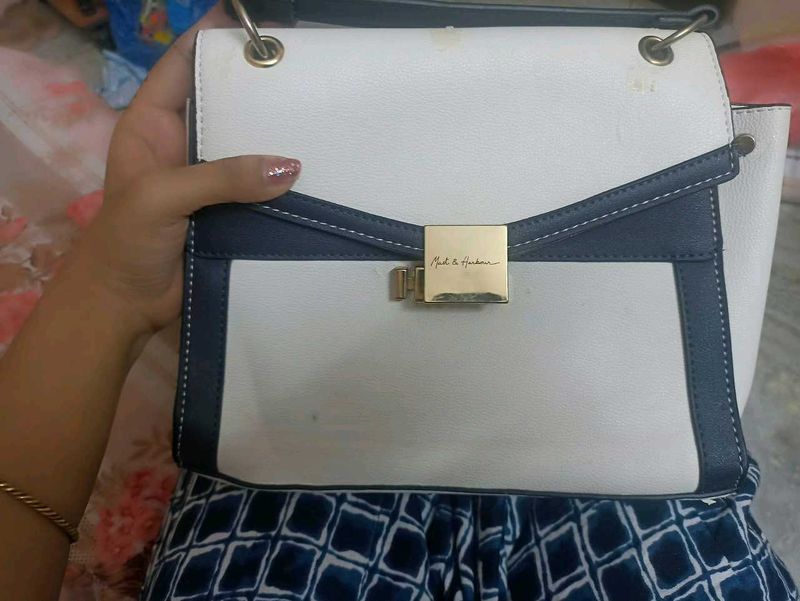 Chic White &amp; Navy Handbag