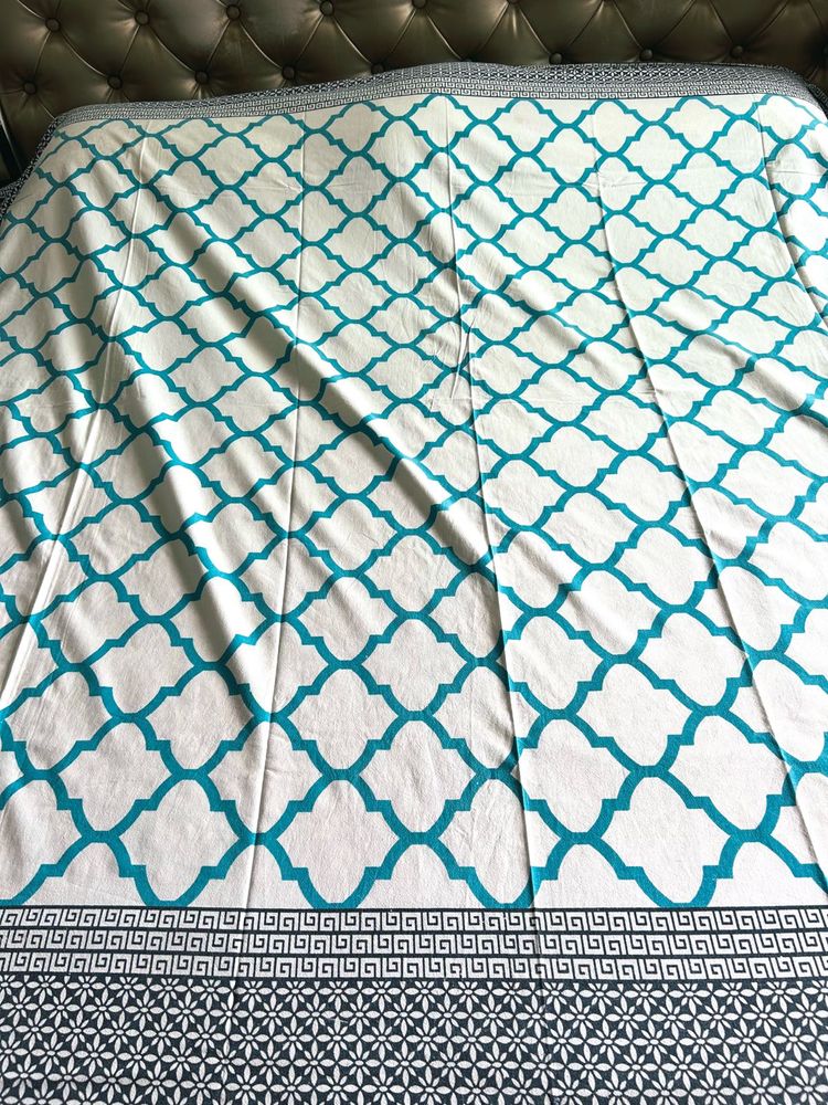 Stylish geometric pattern Cyan-white Bedsheet set