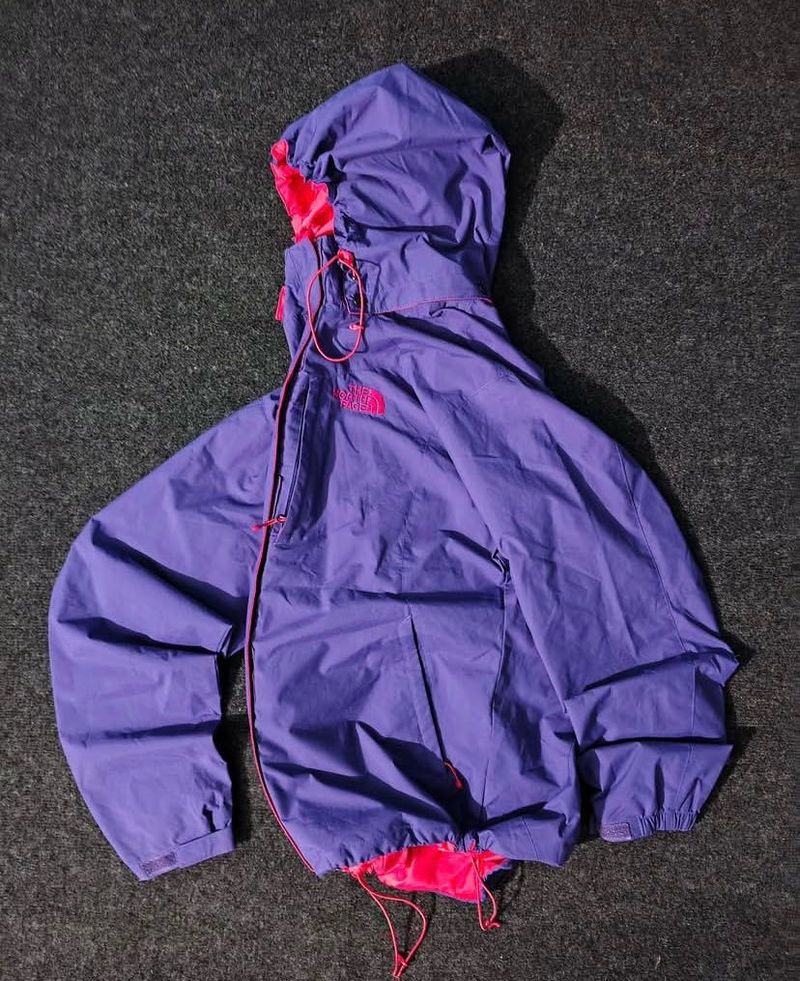 THE NORTH FACE PURPLE JACKET