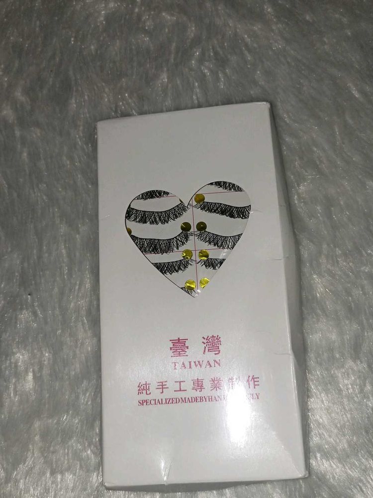 Taiwan Eyelashes  pair of 10