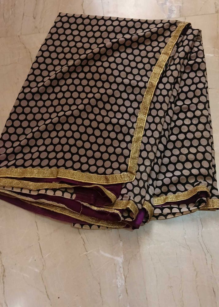 Chic Polka Dot Saree with Golden Border