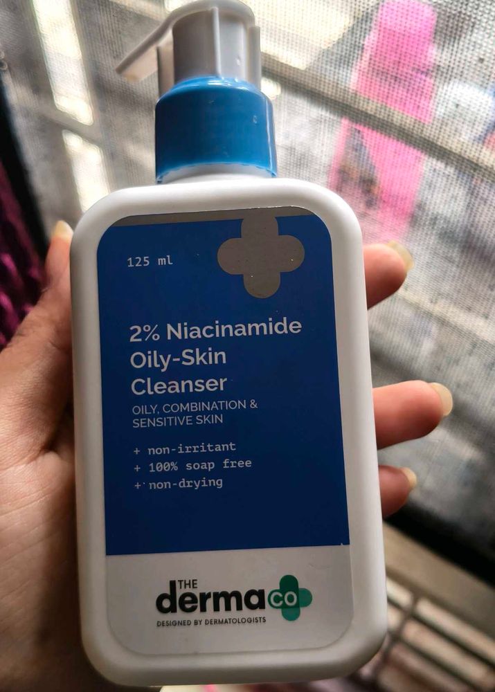 The derma co cleanser