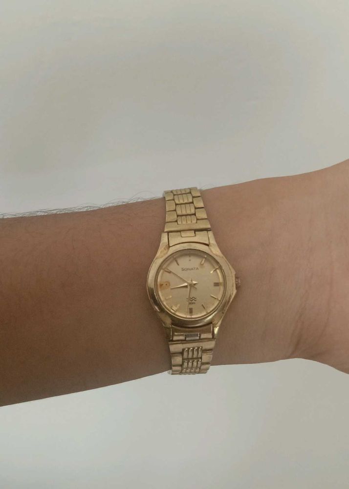 Elegant Gold Tone Watch