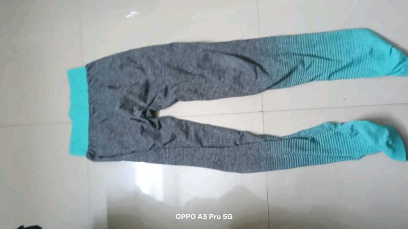 Stylish Two-Tone Leggings