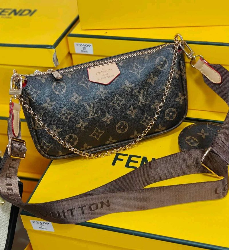 louis vuitton multi pouchette