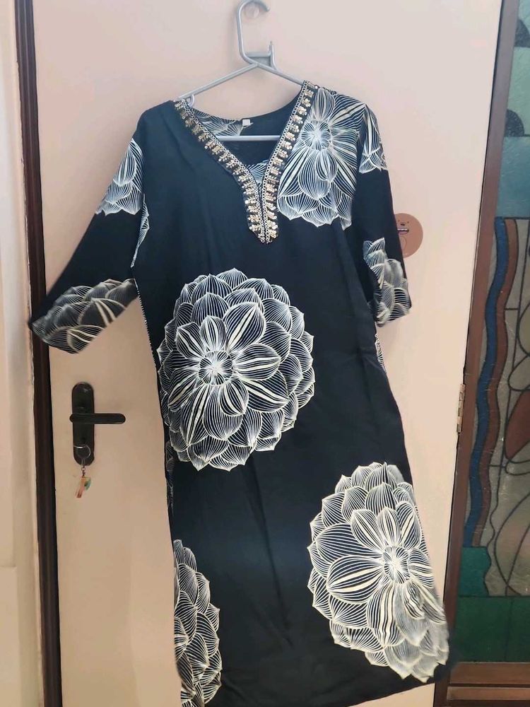 Stylish Black Kurta with Floral Print