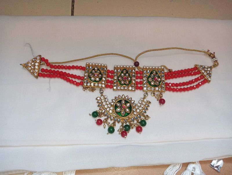 Red Beaded Kundan Jewellery Set