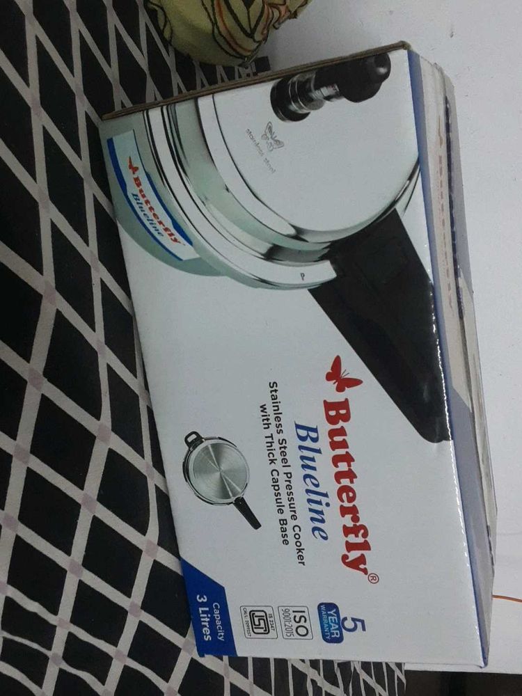 Butterfly Blueline Pressure Cooker
