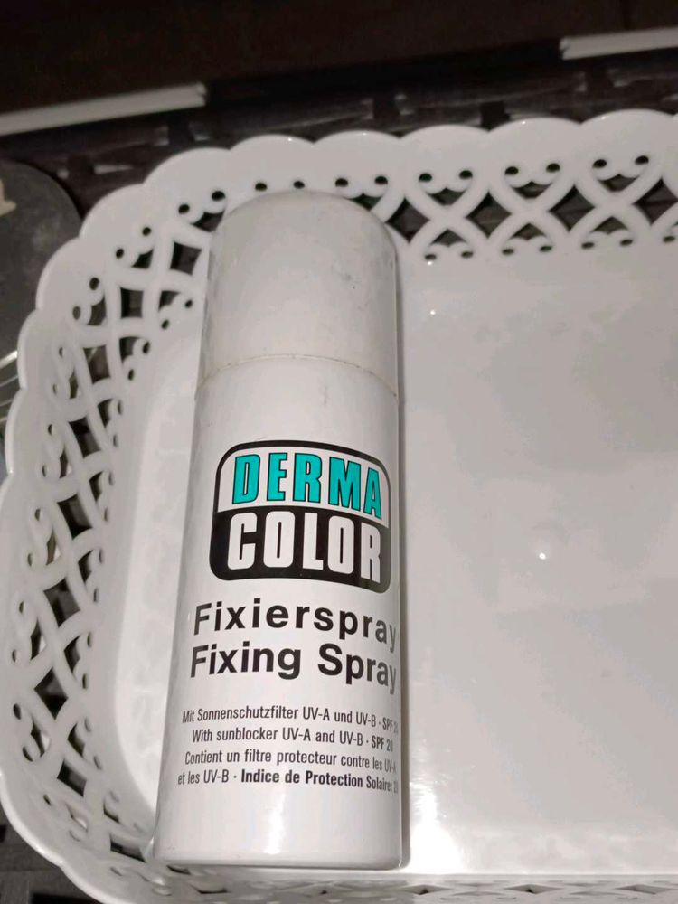 Derma Color Fixing Spray