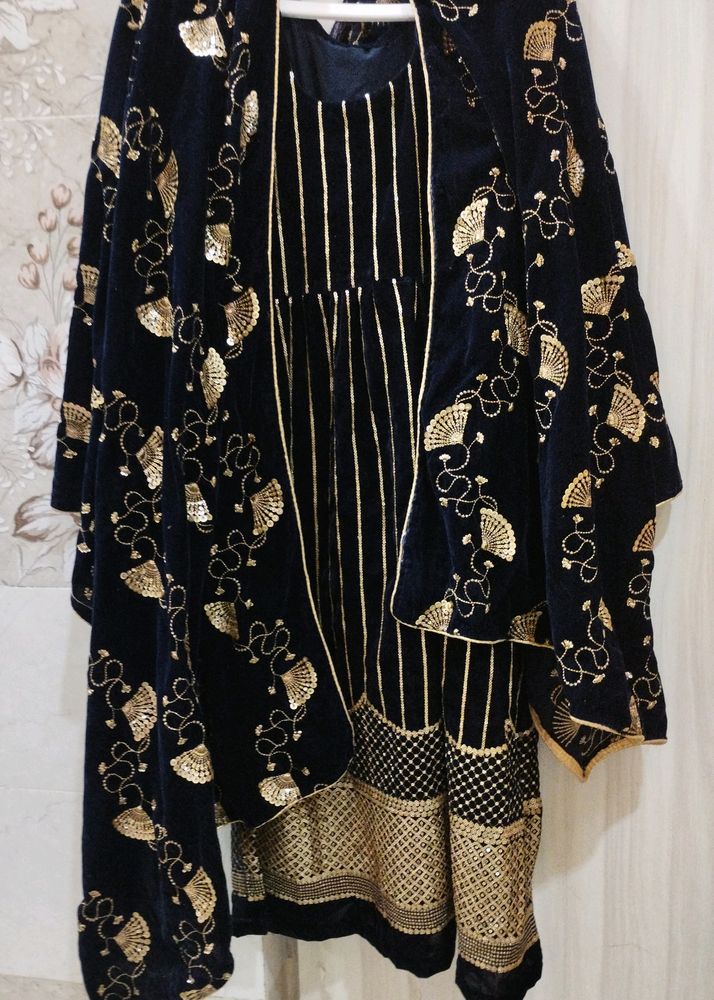 Perimium Velvet Suit Set Sequins Work