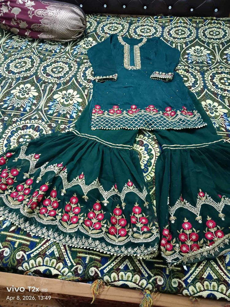 Beautiful Green Embroidered Kurta Set