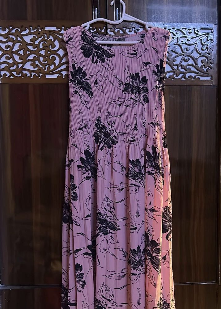 Pink Floral Pleated Dress (Stretchable)