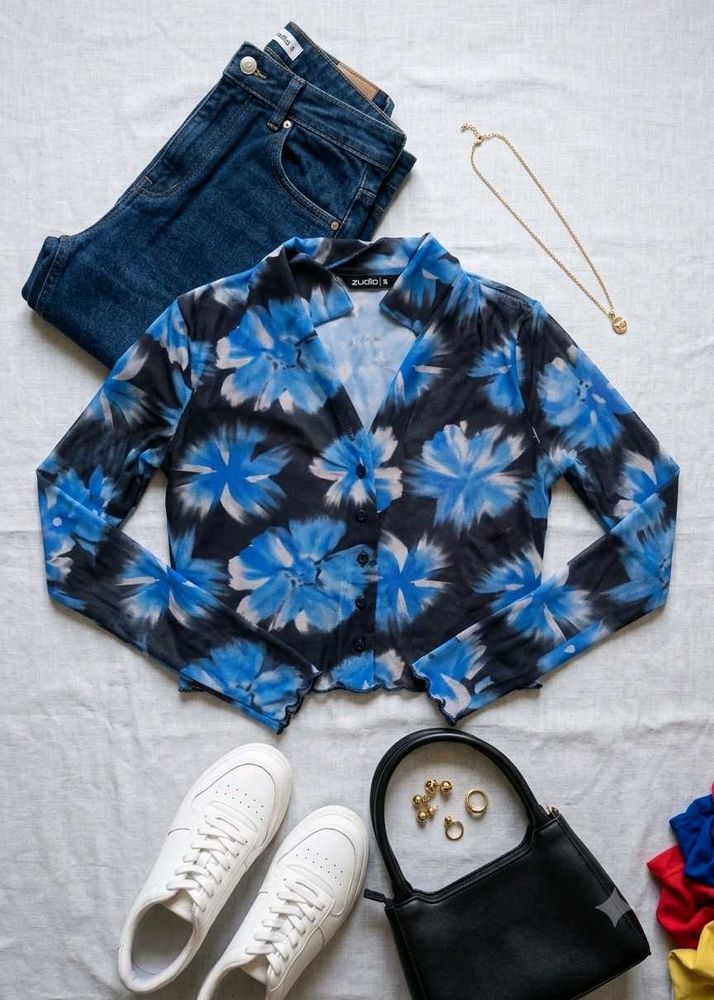 Blue floral print top