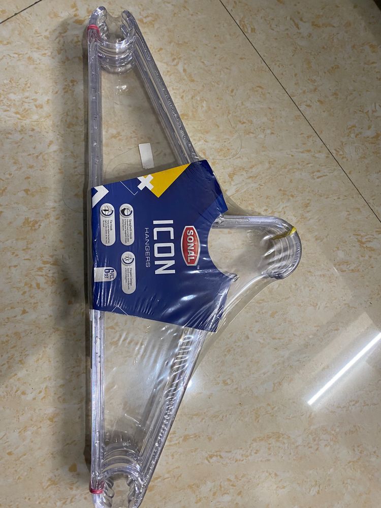 Transparent Hanger Set Of 6