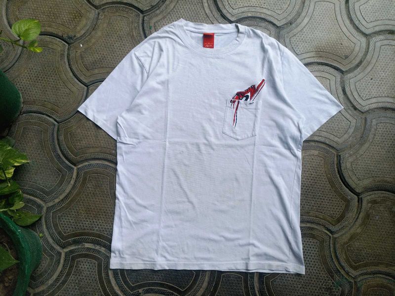 Nike White Graphic Pocket T-Shirt