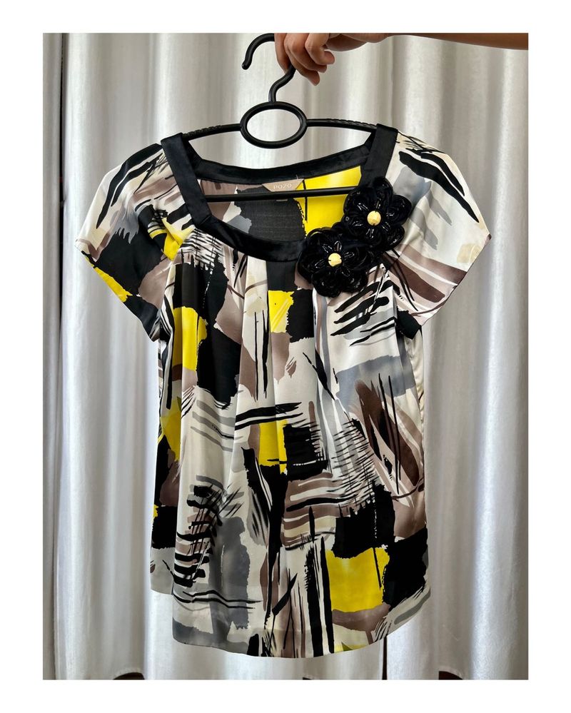 Abstract Print Short Sleeve Top