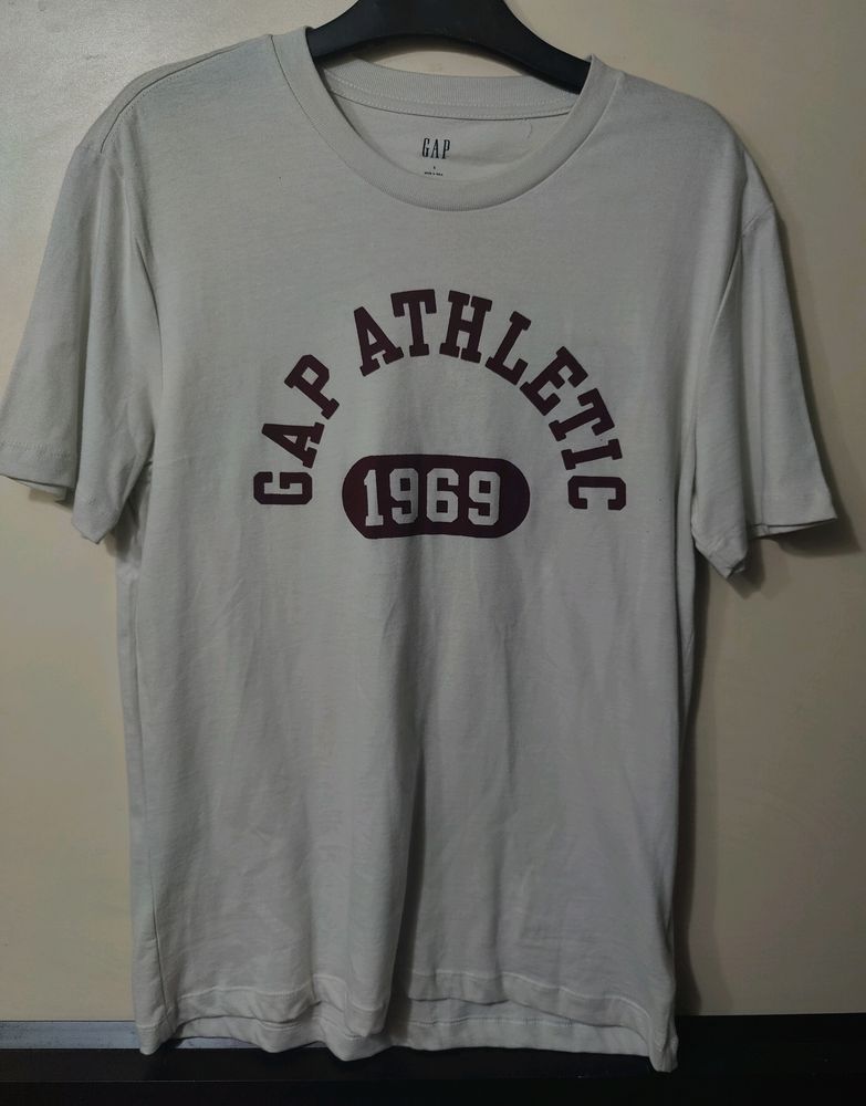 Gap Men's Casual Tshirt. New With Tag.