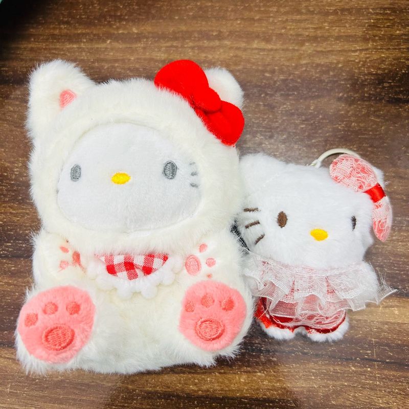Cute Hello Kitty Plushies Set of 2 bag charms