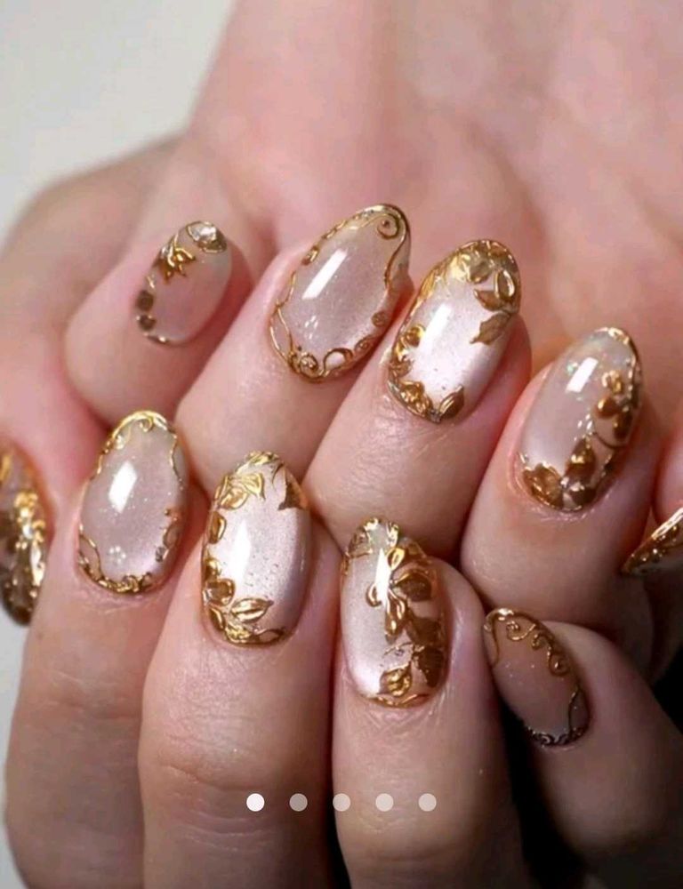 Elegant Gold Leaf Nail Art