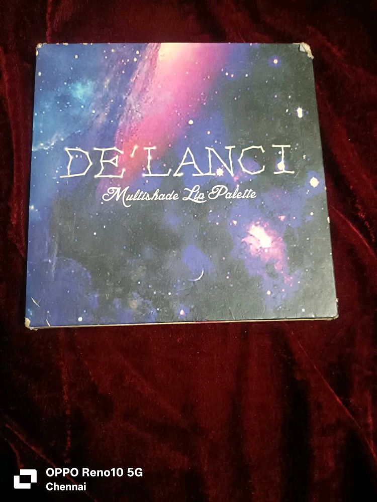 DE'LANCI Lip Palette &amp; revolution highlighter
