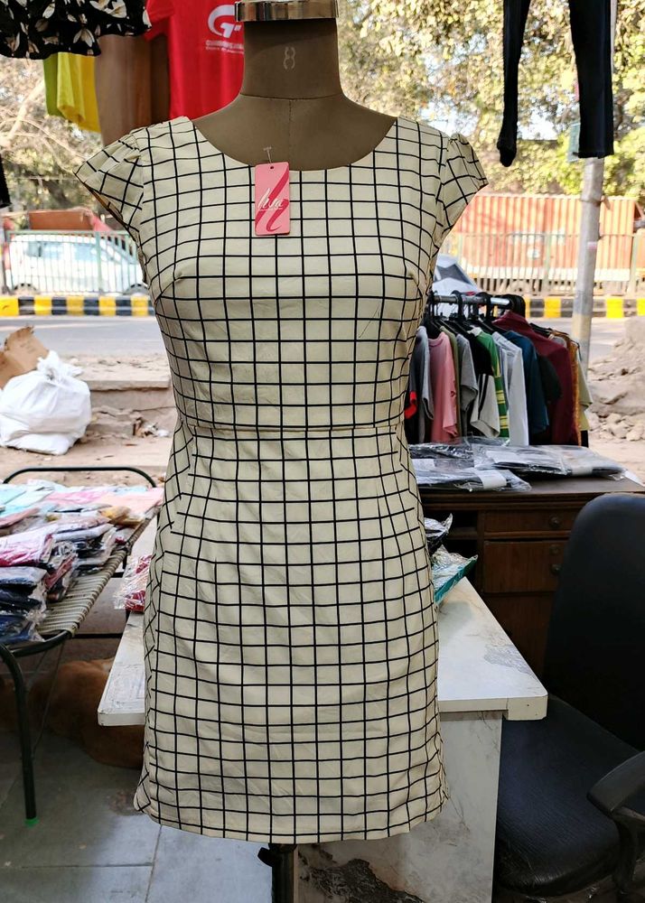 Chic Grid Pattern Dress