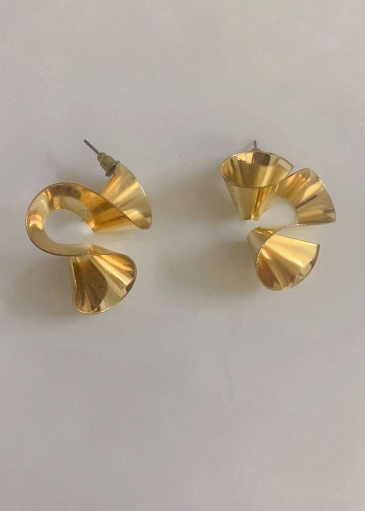 Gold Swirl Earrings