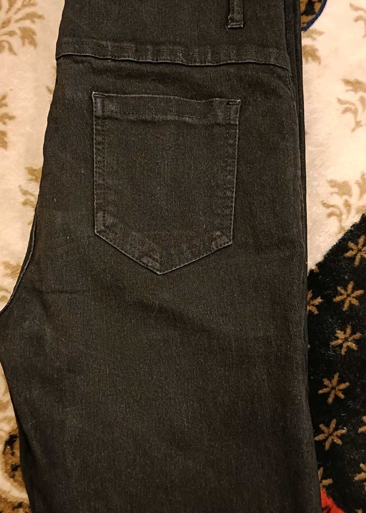 Sassafras High Rise Slim Fit- Myntra
