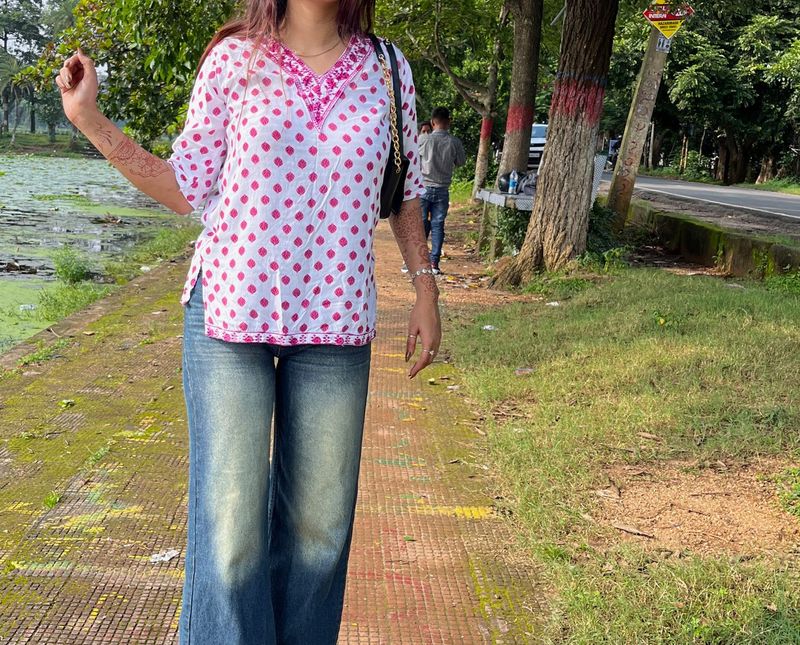 White &amp; Pink Polka Dot Top