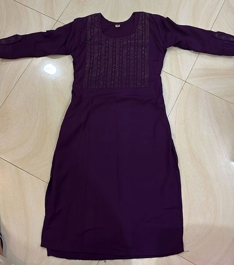 Elegant Purple Embellished Kurta