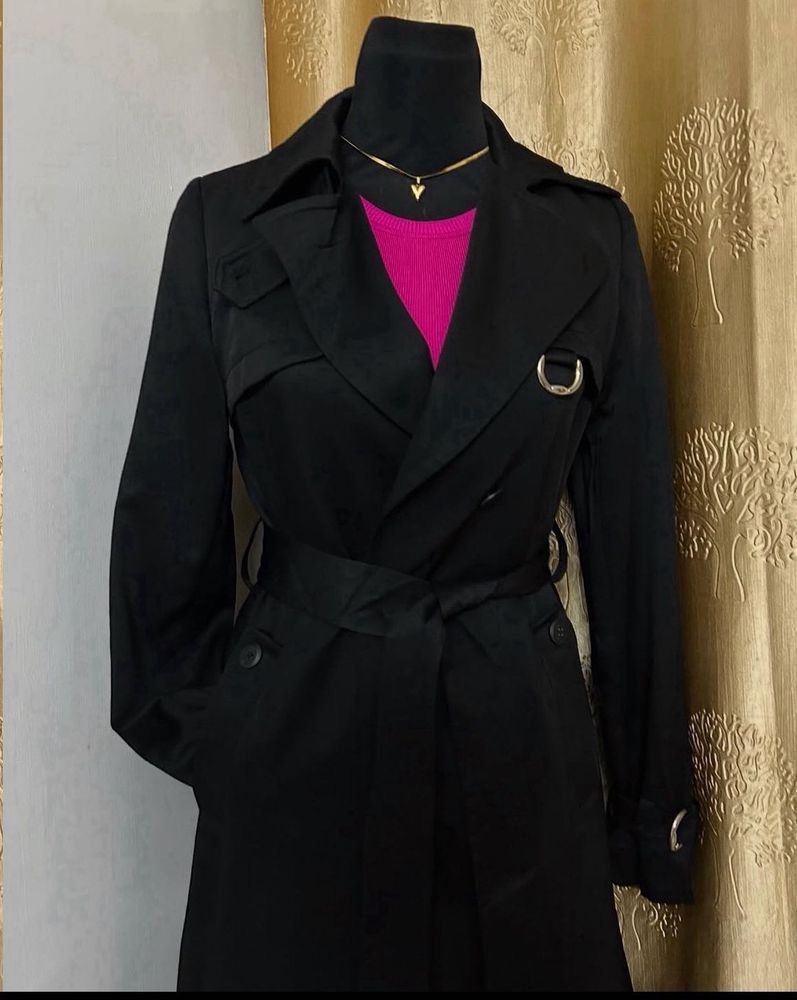 Elegant Black Trench Coat , PRICE ⬇️