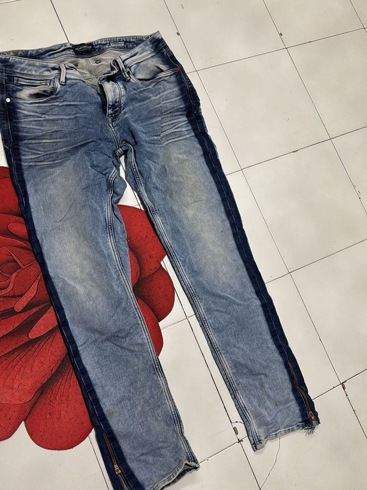 Men's Distressed Slim Fit Jeans
