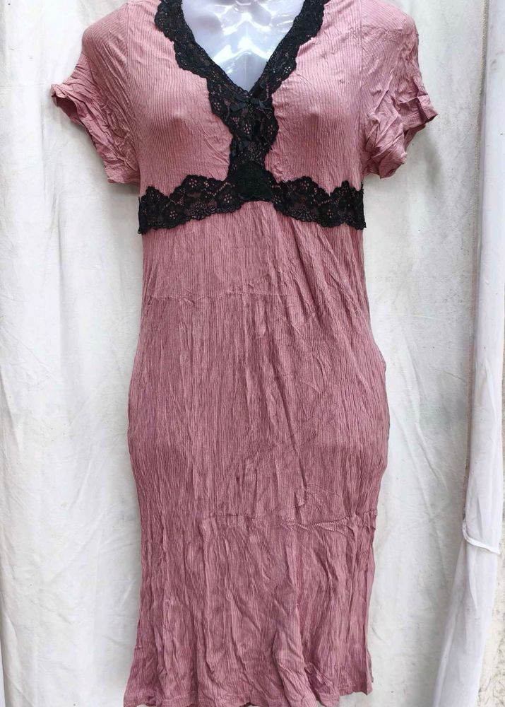 111812. Chic Rose Lace Trim Dress