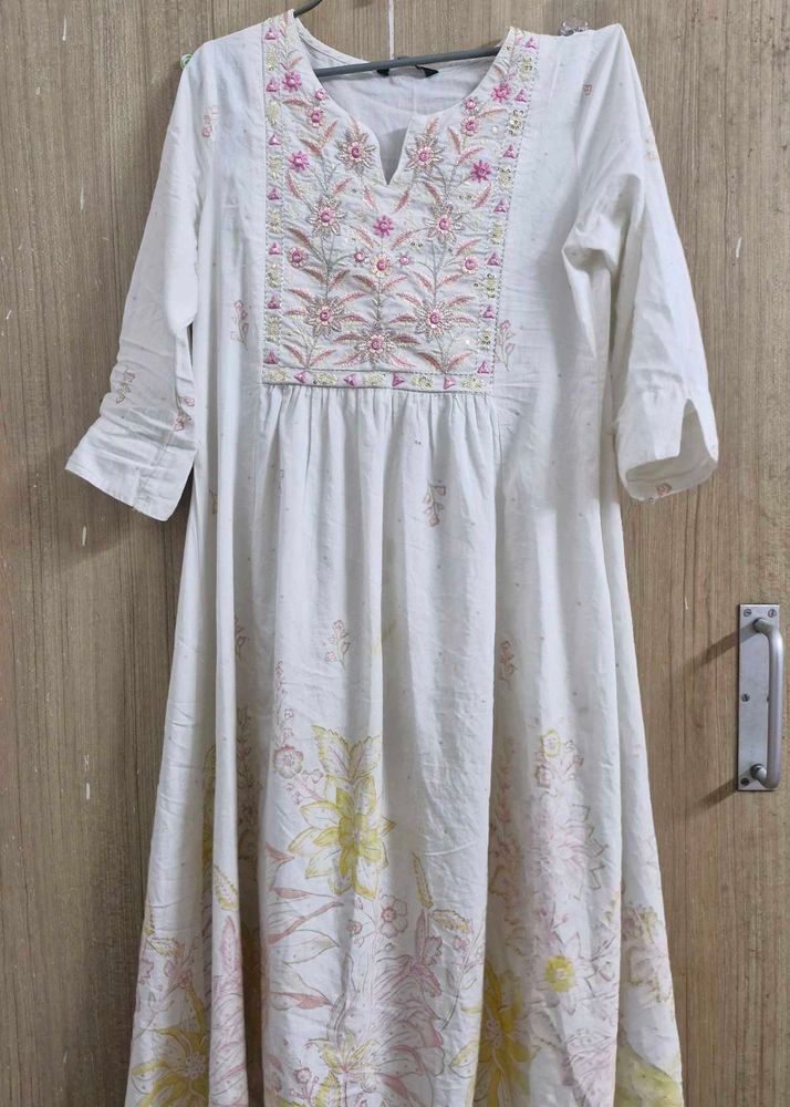White Embroidered Kurta