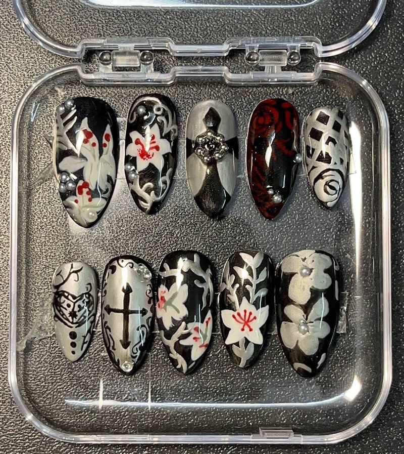 Gothic Floral Press-On Nails