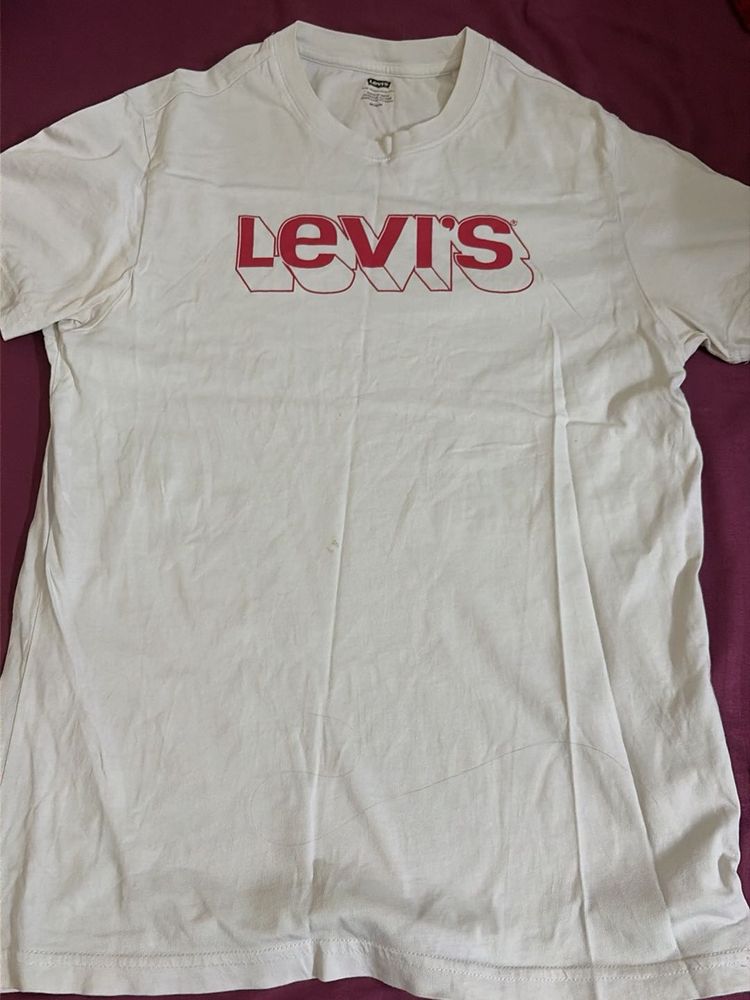 Levi's White Graphic T-Shirt