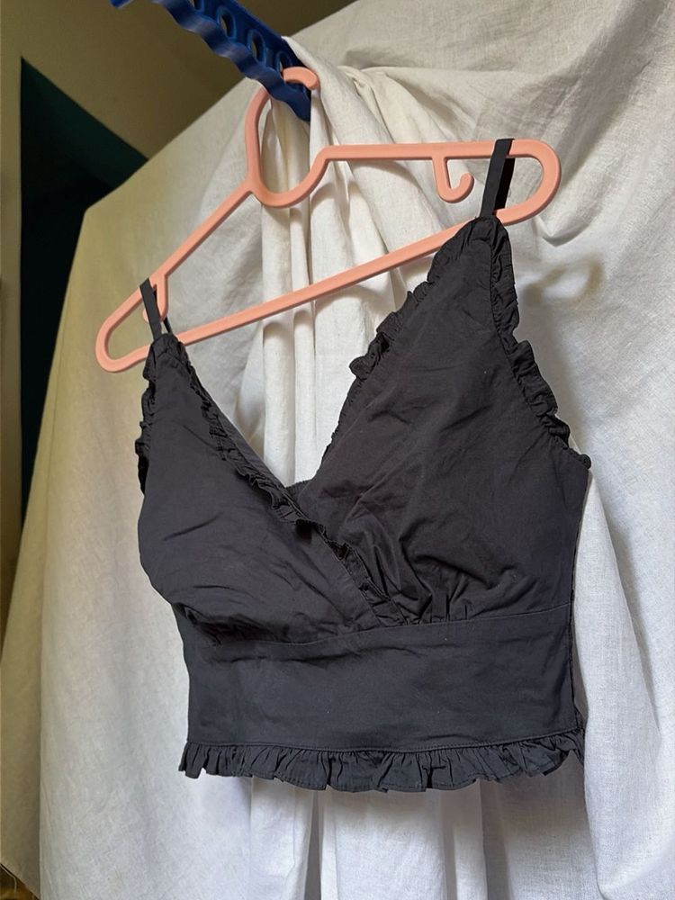 Veromoda Chic Black Ruffle Crop Top