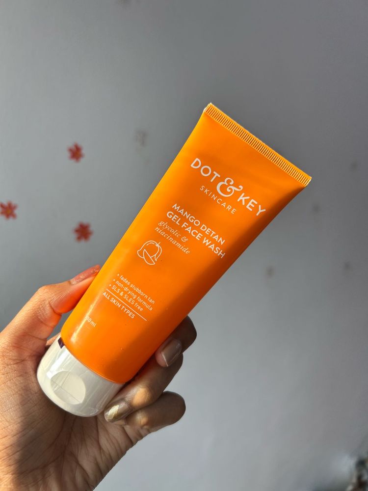 Dot &amp; Key Mango Detan Gel Face Wash
