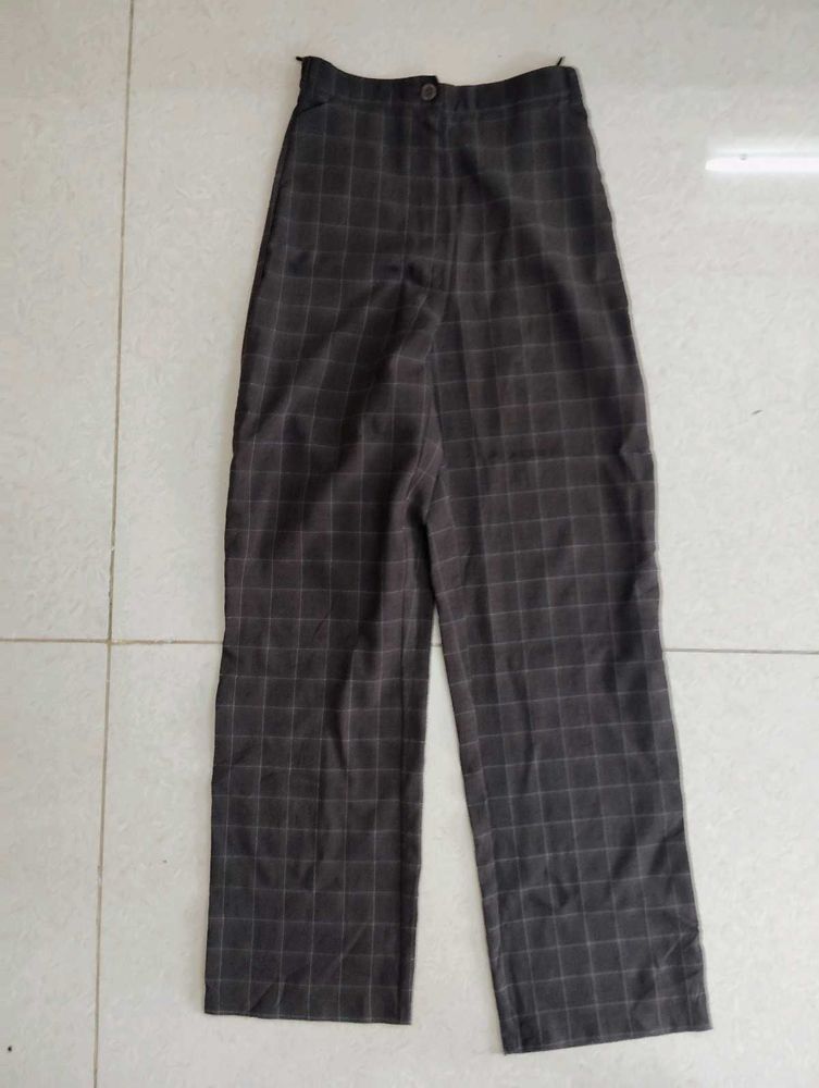 Chic Plaid Trousers