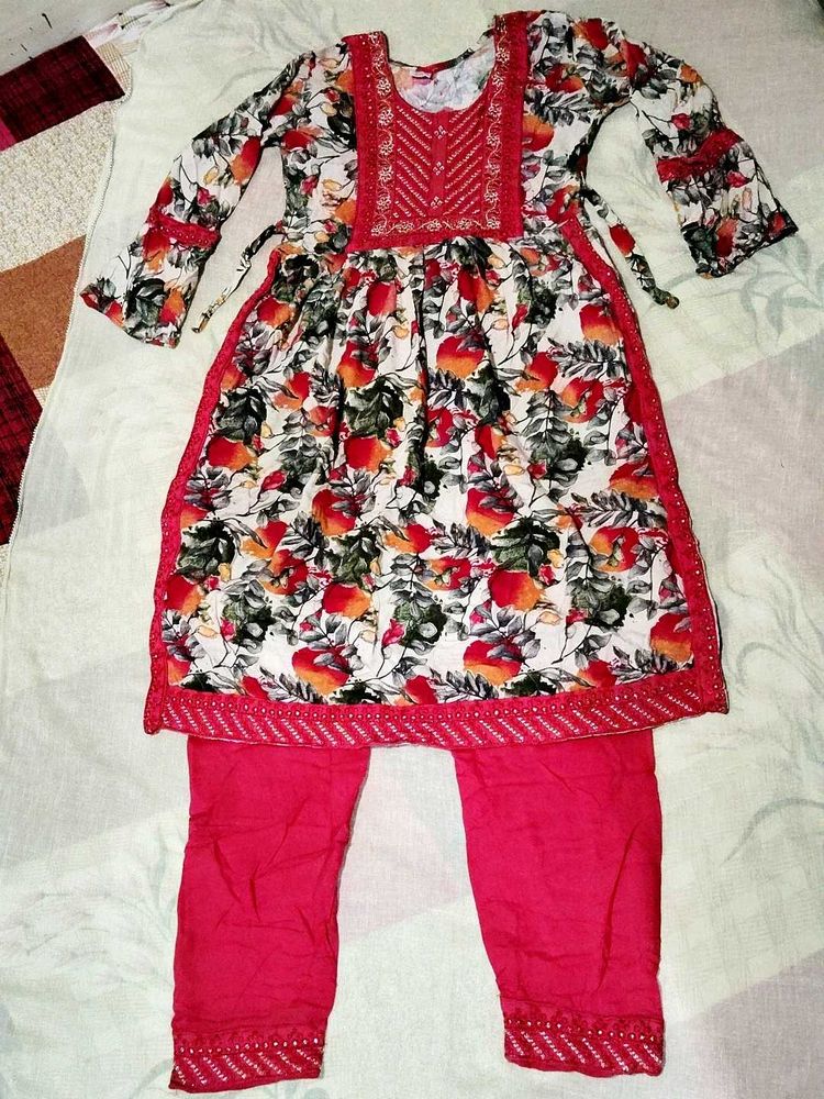 🎀Floral Print Kurta and Pant Set 😍