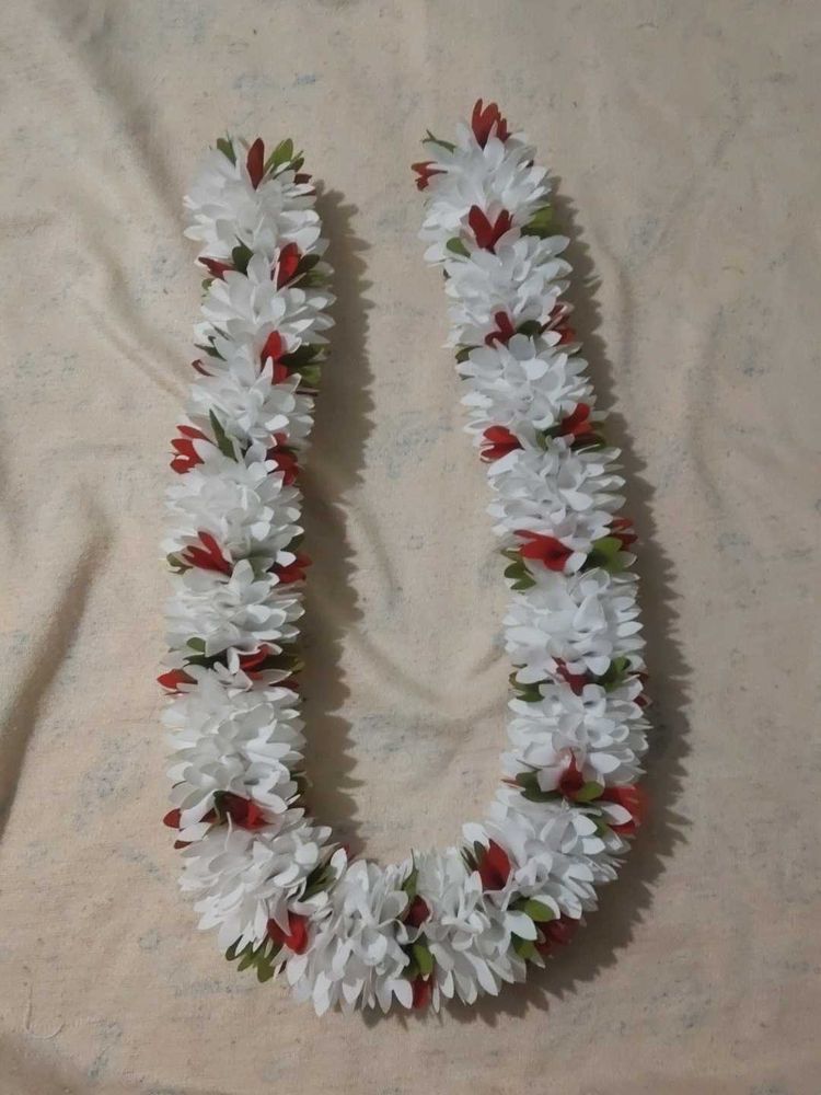 White &amp; Red Flower Garland Necklace