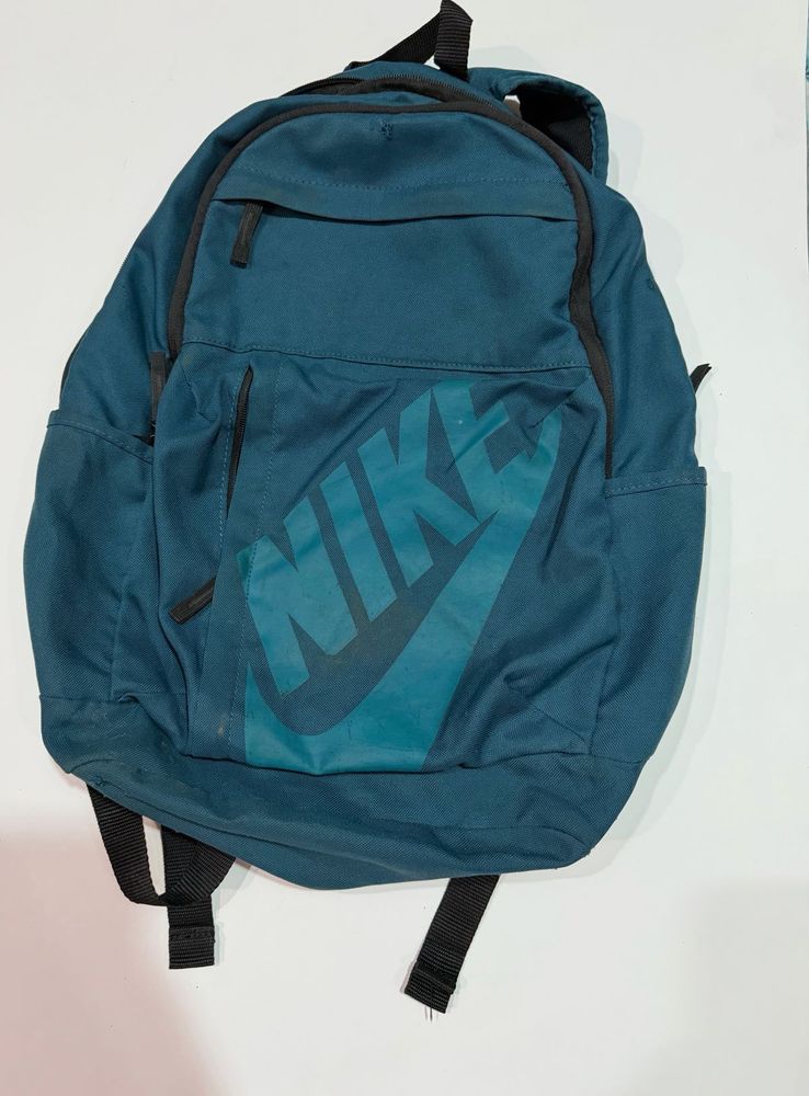Original Nike Multi-Pocket Backpack