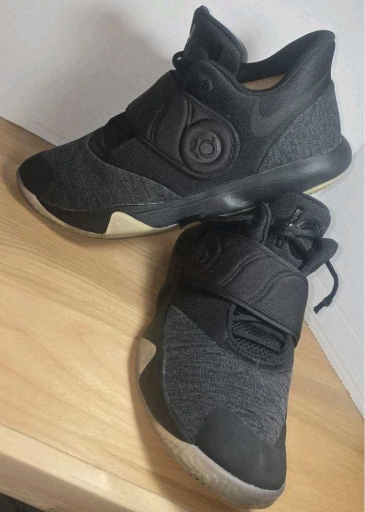 Nike KD Trey 5 IX - Stylish Sneakers