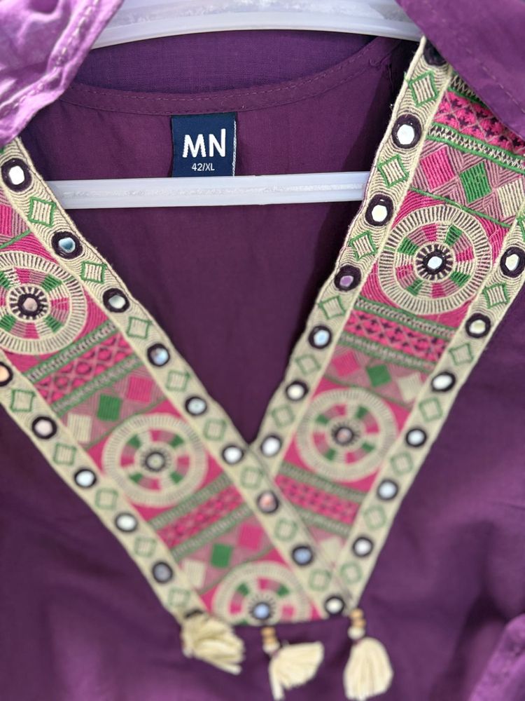 Embroidered Kurta pair with Mirror Work/malmal cot