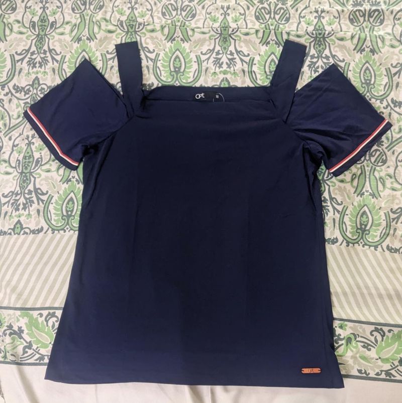 NEW Women Offshoulder Top