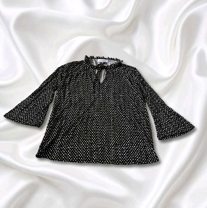 Chic Black &amp; White Polka Dot Top