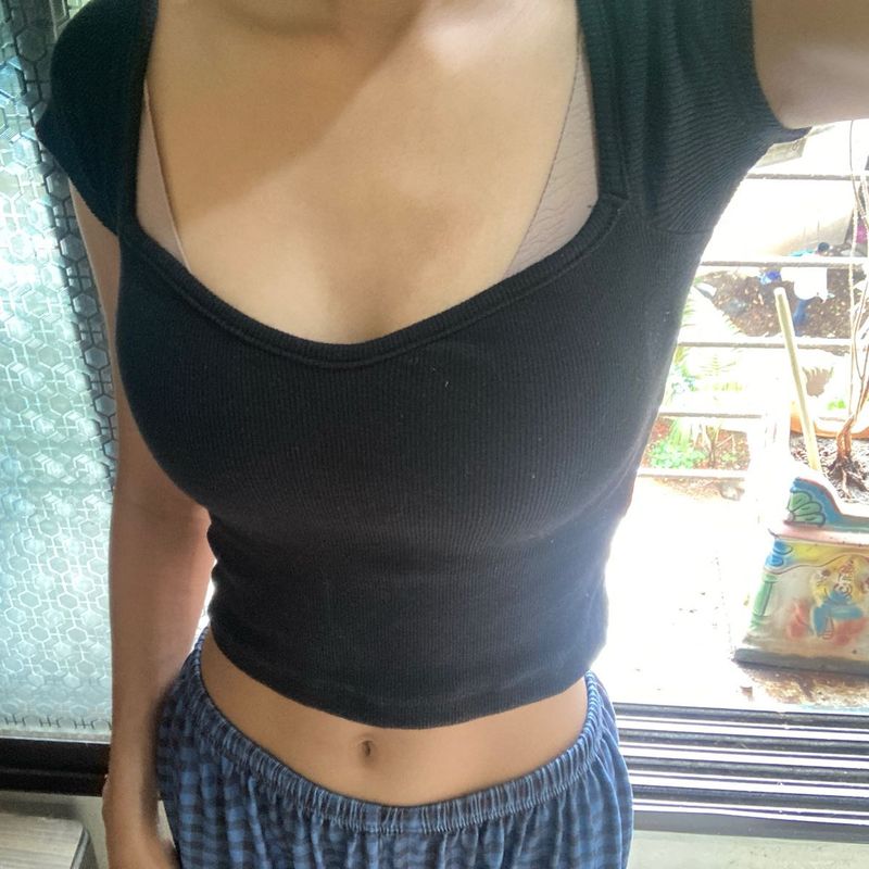Black Ribbed Cropped Top
