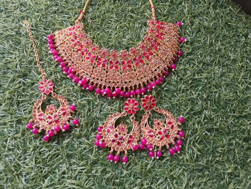 Exquisite Kundan Jewellery Set